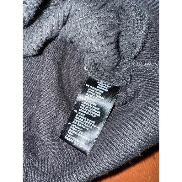 TWENTY ONE SEQUIN TOP SIZE LARGE - Picture 4 of 5